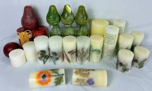 lot 130 image: Large Candle Assortment