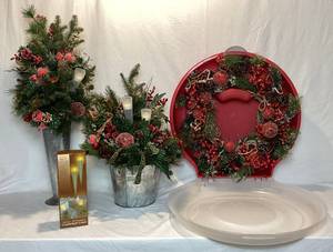 lot 128 image: Christmas Dcor Collection - Two Arrangements, Holiday Wreath and Additional 10 Flameless Candlelight Cones