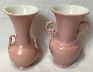 lot 20 image: Pair of Pink Blush Abingdon Pottery Vases - 515 Leaf Handle and 517 Double Handle