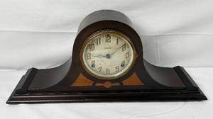 lot 3 image: Ingraham Hermes Model Mantel Clock 1930s
