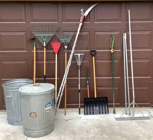 lot 84 image: Yard Tool Lot