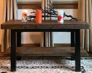 lot 43 image: Williams Sonoma Pottery Barn Side Table with Dcor Pieces