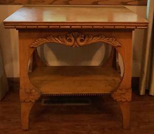 lot 40 image: Antique Parlor Table with Carvings and Wooden Motif