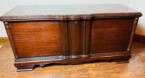 lot 47 image: Lane Cedar Chest with Upper Shelf