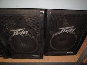 lot 86 image: Peavey Electronics matching 112DL s...