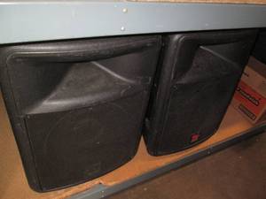 lot 93 image: Peavey Impulse 200 and Impulse 1012...
