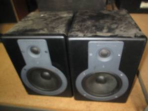 lot 102 image: M-Audio BX5a Studiophile set of 2....