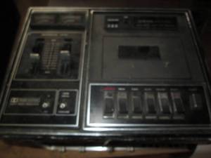 lot 141 image: Vintage Craig cassette stereo sound...