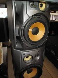 lot 144 image: RCA Kevlar RS253TK speaker set...