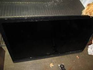 lot 185 image: Vizio 39in flat screen TV...