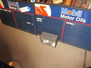 lot 204 image: Mobile Motor Oil Logod message boa...