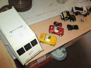 lot 267 image: Vintage Tonka trucks and dune buggy...