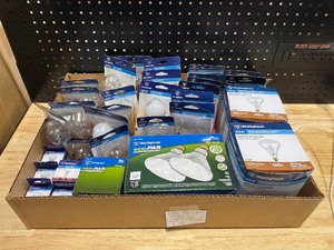 lot 7 image: Assorted Light Bulbs