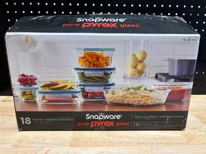 lot 52 image: Pyrex Glass Snapware Set
