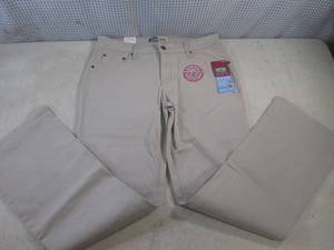 lot 40 image: (CSB) New Signature Levi Strauss & ...