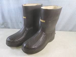 lot 44 image: (BS) Pair of Thinsulate Rubber Boot...