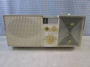 lot 54 image: (CS) Vintage Emerson G1706 Lifetime...