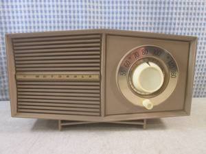 lot 55 image: (CS) Vintage Motorola A2N 41 Radio ...