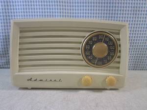 lot 56 image: (CS) Vintage Admiral 5X13 N Radio -...