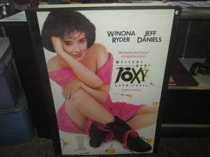 lot 89 image: (FS) Movie Welcome Home Roxy Carmi...