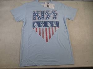 lot 104 image: (A-4) New Kiss T-Shirt Size Small...
