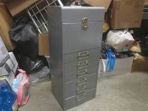 lot 122 image: (EW7) Vintage Acorn Metal File Cabi...