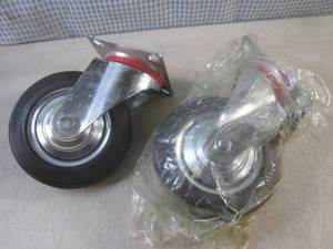 lot 145 image: (CSB) 2 New Heavy-Duty 6 Swivel Ca...