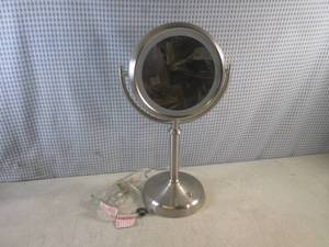 lot 149 image: (CSB) Double Sided Lighted VanityC...