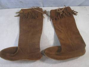 lot 157 image: (CS) Fringed Suede Moccasin Boots S...