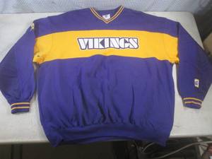 lot 172 image: (CS) Minnesota Vikings Pullover Lon...