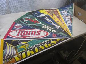 lot 179 image: (H-1) 6 Minnesota Sports Teams Penn...