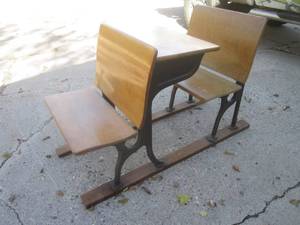 lot 188 image: (UD3) Vintage 2-Seat School Desk...