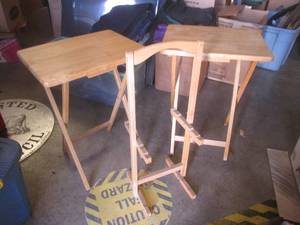 lot 190 image: (BR2) 2 Wood TV Trays with Stand...