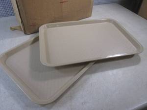 lot 192 image: (BSB) Box of 24 Plastic Trays 16 x...