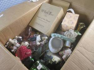 lot 205 image: (A-3) Box of Assorted Small Decor ...
