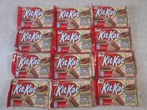lot 243 image: (B-1) 12 Kit Kat Chocolate Frosted ...