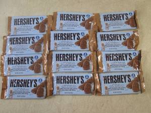 lot 247 image: (B-2) 12 Hersheys 2 Bars Milklicio...