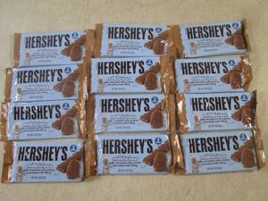 lot 248 image: (B-2) 12 Hersheys 2 Bars Milklicio...