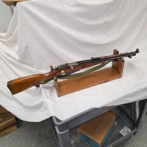 lot 27 image: Russian M$$ wBayonet, 762x54R wRussian Stamps and Sling
