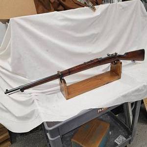 lot 29 image: 1895 Chilean Mauser, 7mm, Very Nice, Original, # Matching, Full Length Calvary Rifle