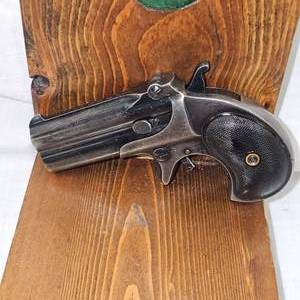 lot 31 image: Remington 1892 Model 95 Double Derringer, 41 Cal Rim Fire, Original..