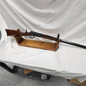 Winchester 1894 Octagon Barrel 30 WCF, built in 1915 True Original, 97% Bluing-Real Deal.