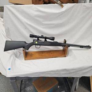 lot 45 image: Traditions 50 Cal Blued w3-9 Scope