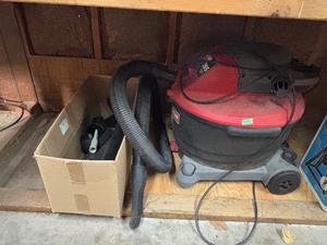 lot 117 image: Craftsman Shop Vac