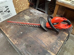 lot 112 image: Hedge Trimmer