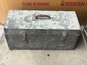 lot 120 image: Metal Tool Box