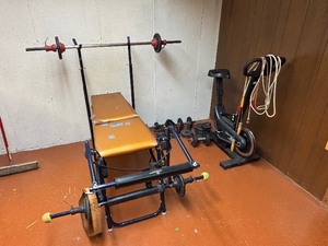 lot 4 image: Weight Bench, Weights, Bike