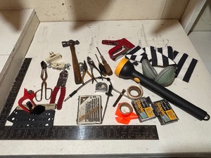 lot 10 image: Hand Tools