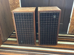 lot 31 image: Vintage Rectilinear Speakers