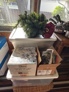 lot 40 image: Large Variety of Christmas Items